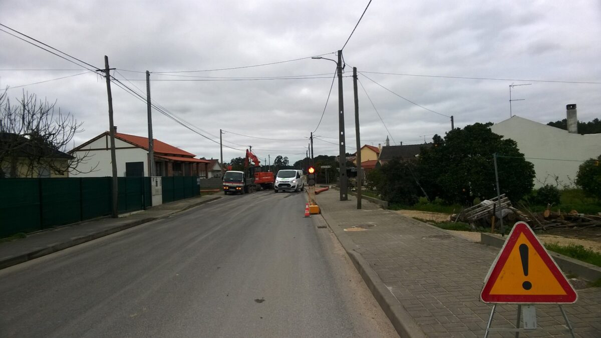 obras_de_escoamento_das_aguas_pluviais_na_avenida_d